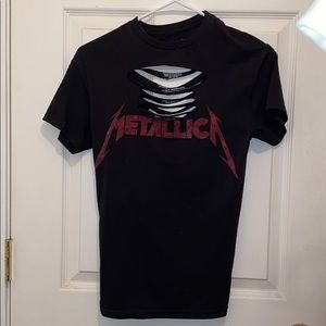 Women’s Metallica shirt